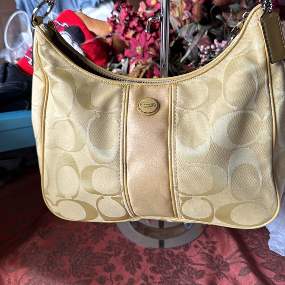New Coach Yellow Shoulder Bag Never Used - Picture 14 of 14